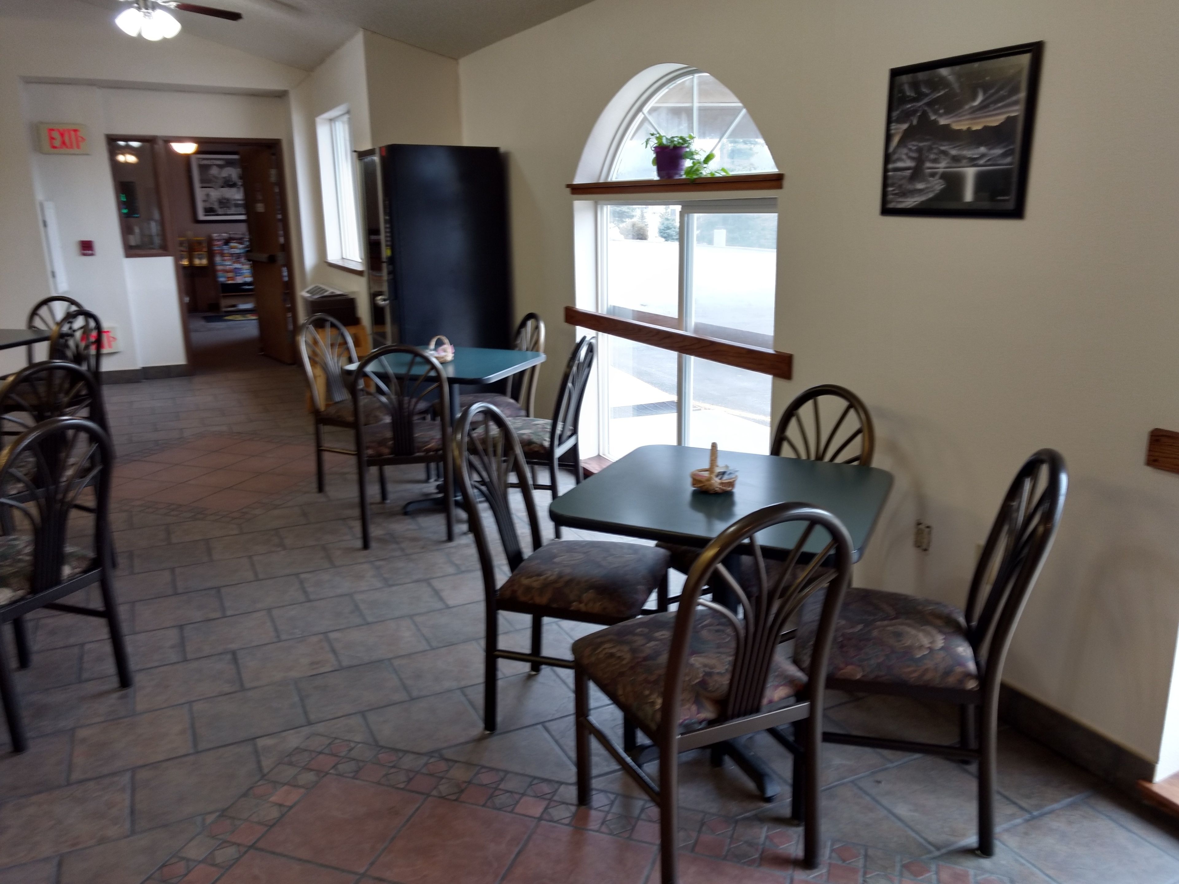 free daily continental breakfast