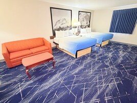 Escritorio, wifi gratis y ropa de cama 