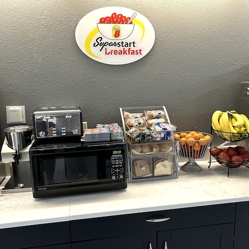 Super 8 by Wyndham Hot Springs