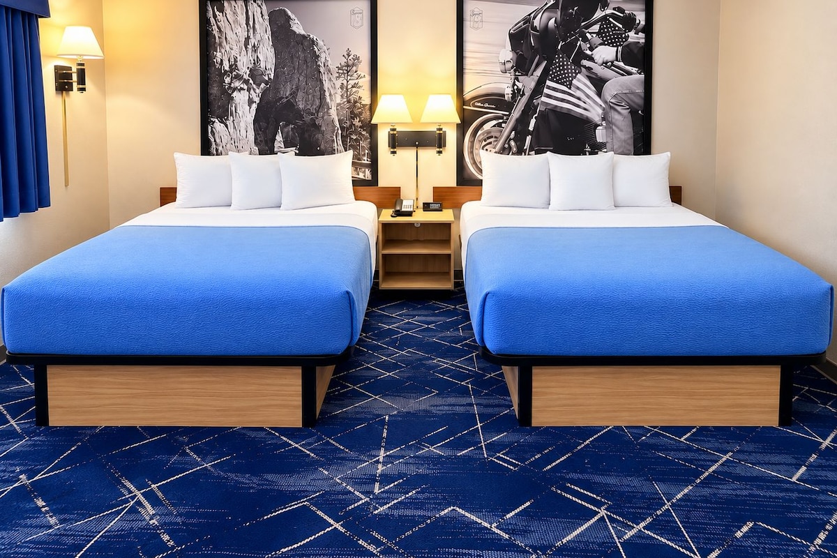 Standard Room, 2 Queen Beds | Desk, soundproofing, WiFi (free), bed sheets