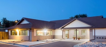 Super 8 by Wyndham Hot Springs