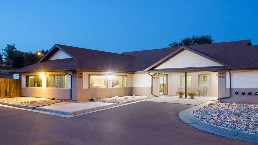 Super 8 by Wyndham Hot Springs