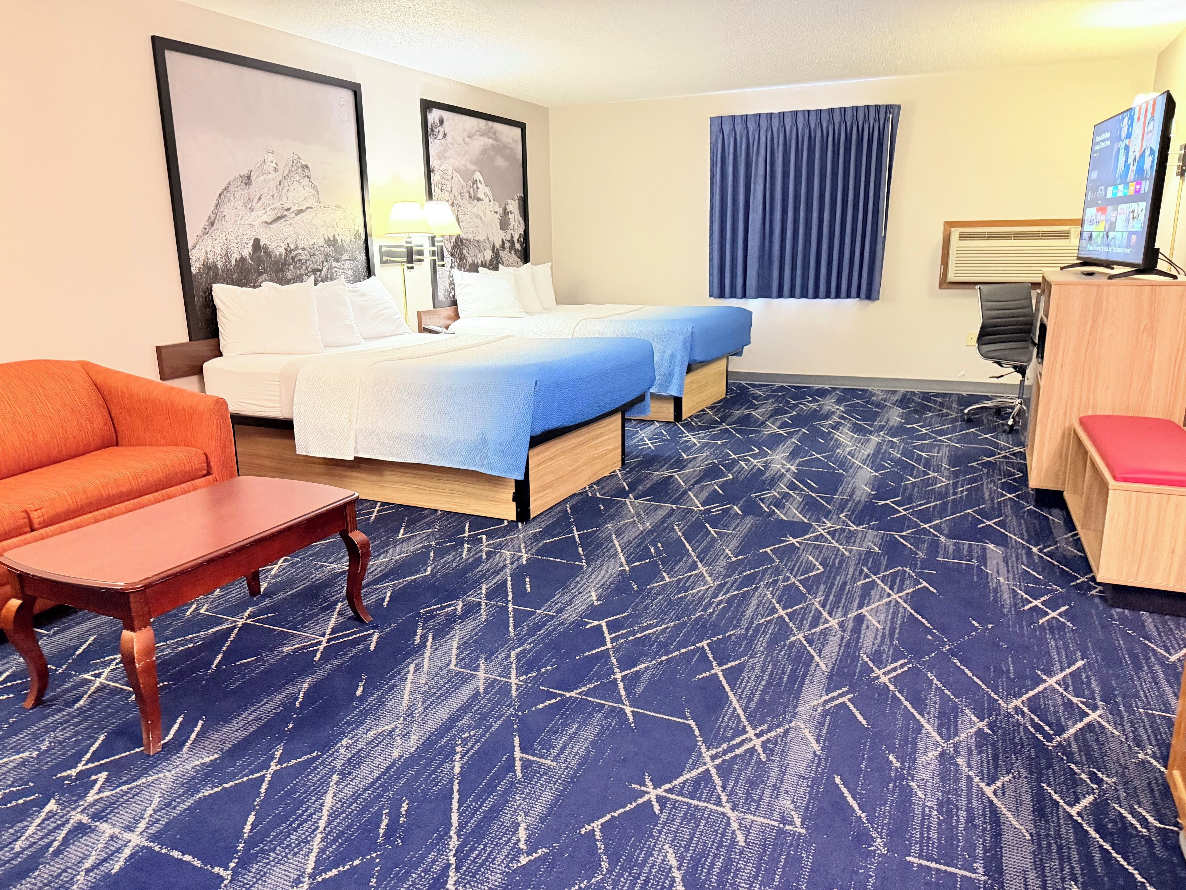 Familie suite, 2 queensize bedden, niet-roken | Een bureau, gratis wifi, beddengoed