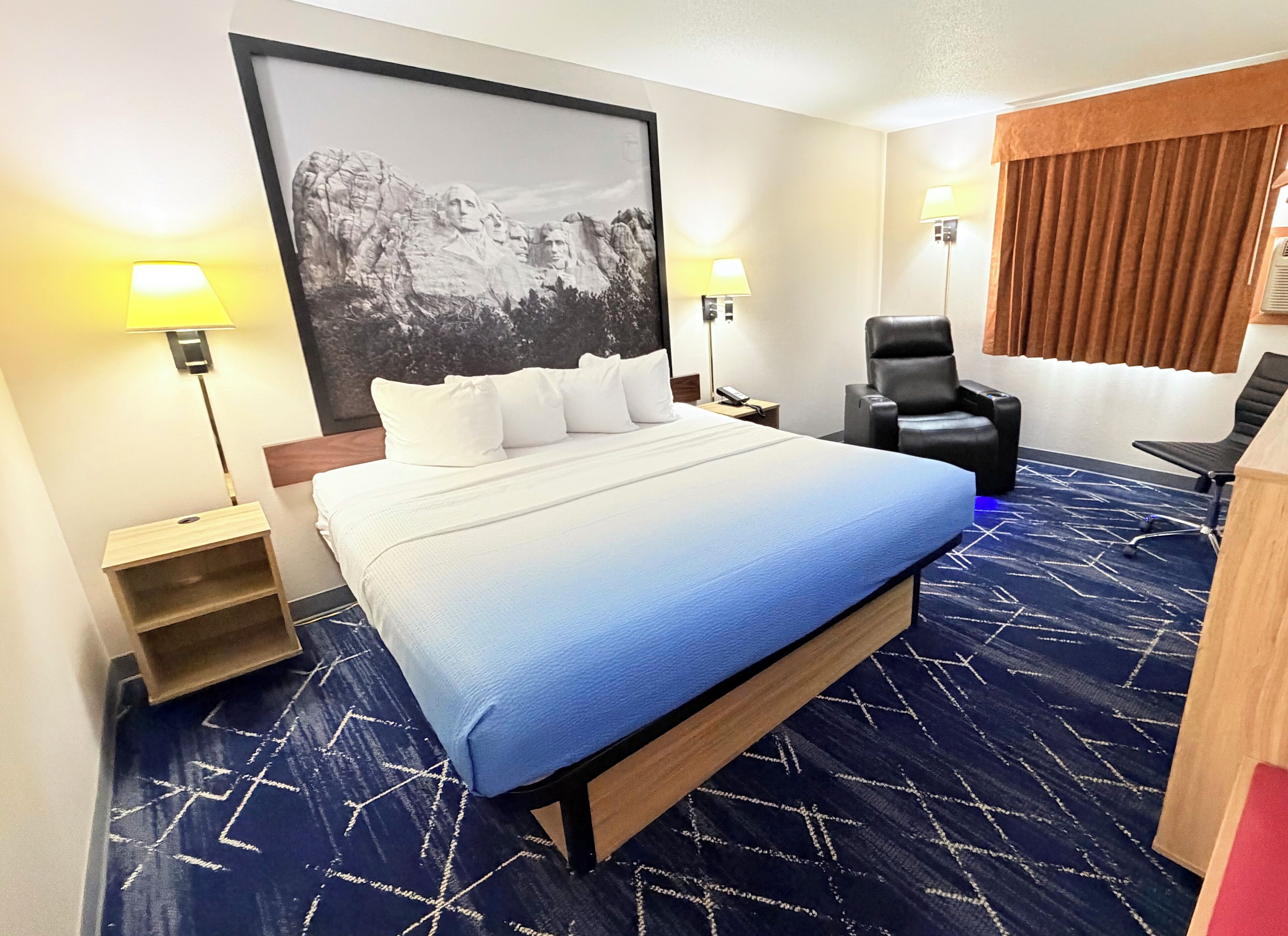 Bureau, Wi-Fi gratuit, draps fournis