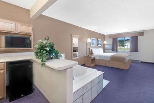Studio Suite, 1 King Bed, Non Smoking (Not Pet Friendly) | Desk, laptop workspace, blackout drapes, free WiFi