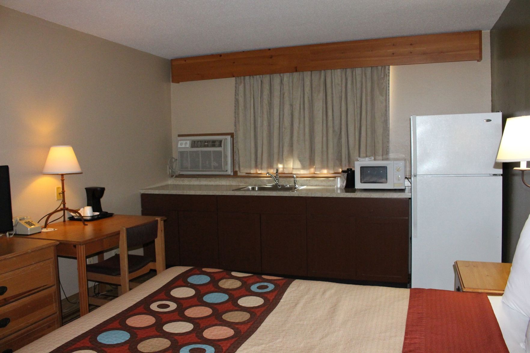 Desk, laptop workspace, blackout drapes, free WiFi