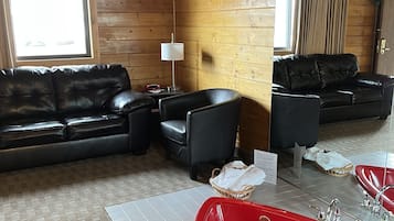 Suite, 1 cama de matrimonio grande, bañera de hidromasaje | Ropa de cama de alta calidad y escritorio