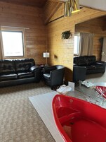 Suite, 1 King Bed, Hot Tub | Premium bedding, desk, laptop workspace, blackout drapes