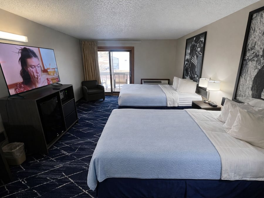 Room, Accessible | Premium bedding, desk, laptop workspace, blackout drapes