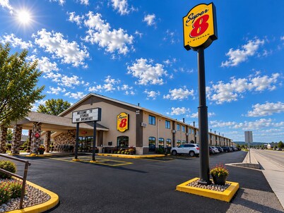 Super 8 by Wyndham Sturgis