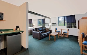 Desk, blackout drapes, free WiFi, bed sheets