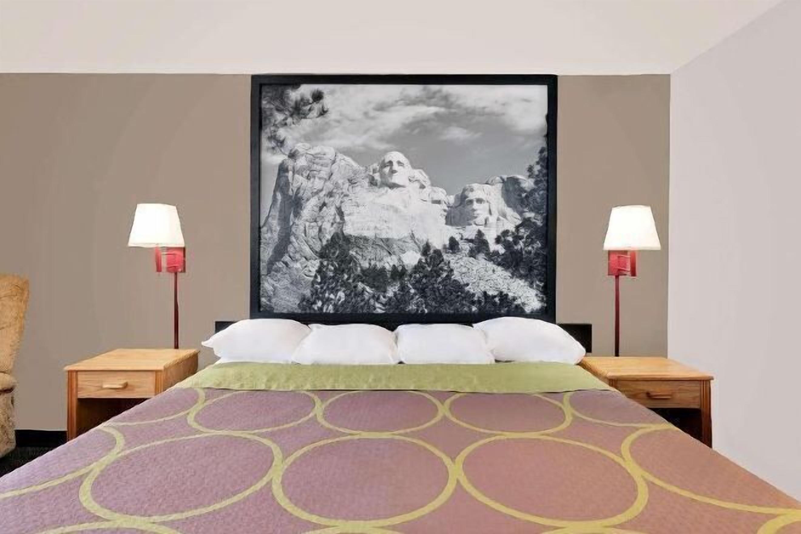 Desk, blackout drapes, free WiFi, bed sheets