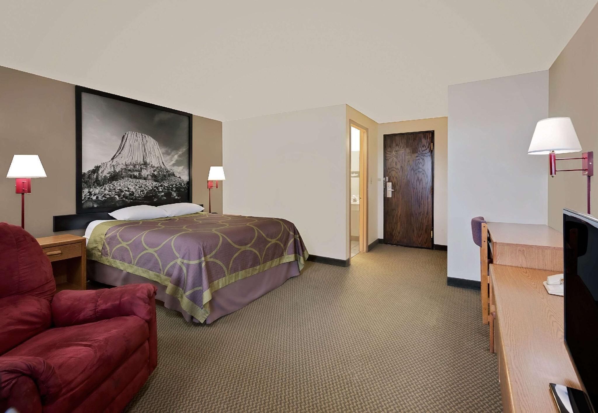 Standard Room, 1 King Bed, Pets allowed | Living area | 60-inch TV with cable channels