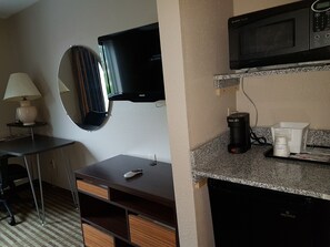 標準客房, 1 張加大雙人床 | 咖啡和/或咖啡機