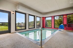 Indoor pool - Super 8 by Wyndham Eveleth (Eveleth)