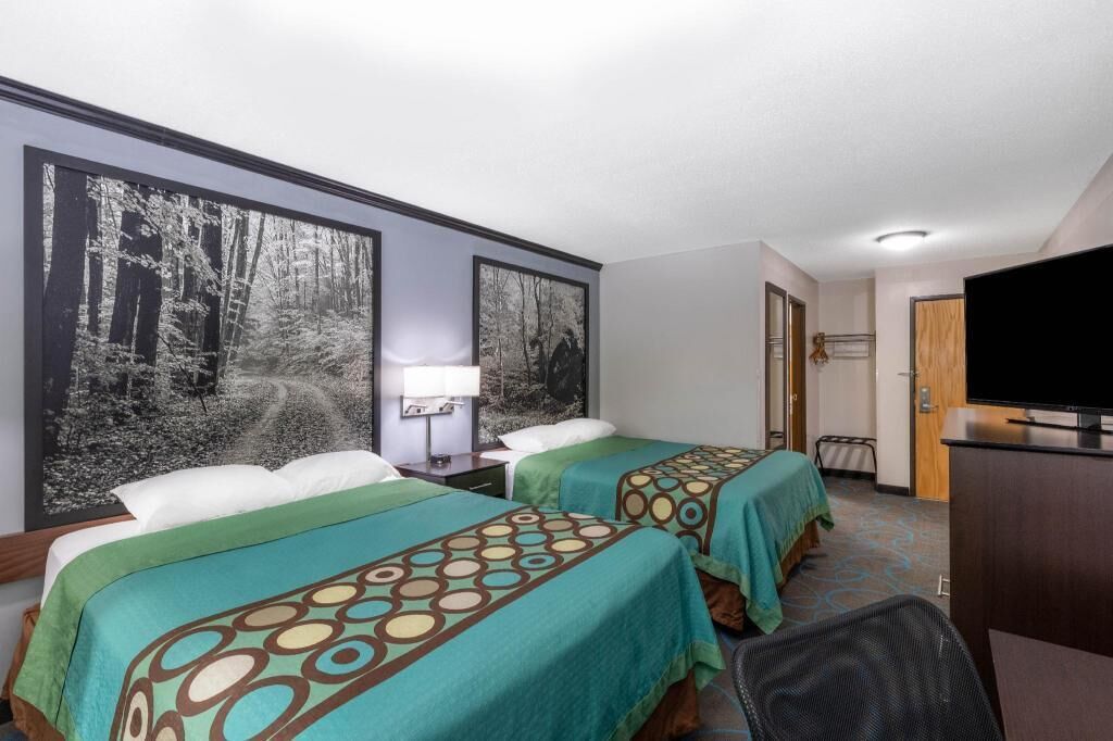 Desk, free cribs/infant beds, rollaway beds, free WiFi