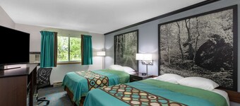 Super 8 by Wyndham Duluth