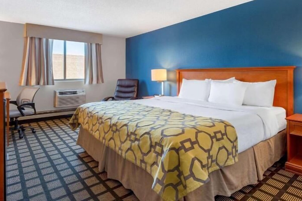 Iron/ironing board (on request), cribs (free), WiFi (free), bed sheets