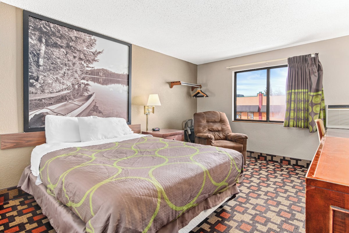1 bedroom, in-room safe, individually furnished, iron/ironing board
