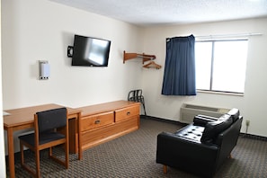 1 bedroom, free WiFi, bed sheets, alarm clocks