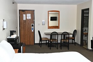 Suite, 2 Queen Beds, Non Smoking