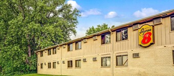 Super 8 by Wyndham Chaska