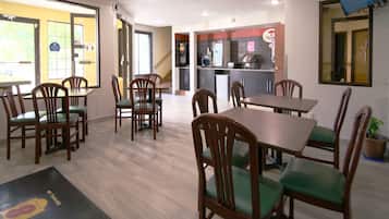 Free daily continental breakfast