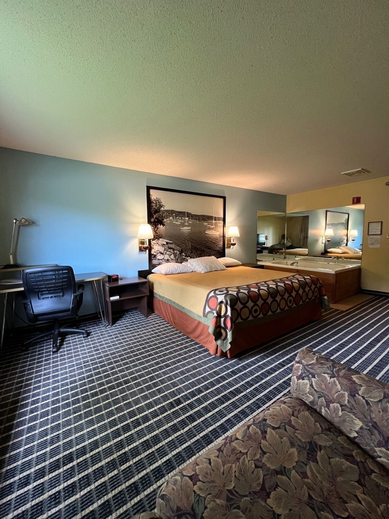 Bureau, espace de travail pour ordinateur portable