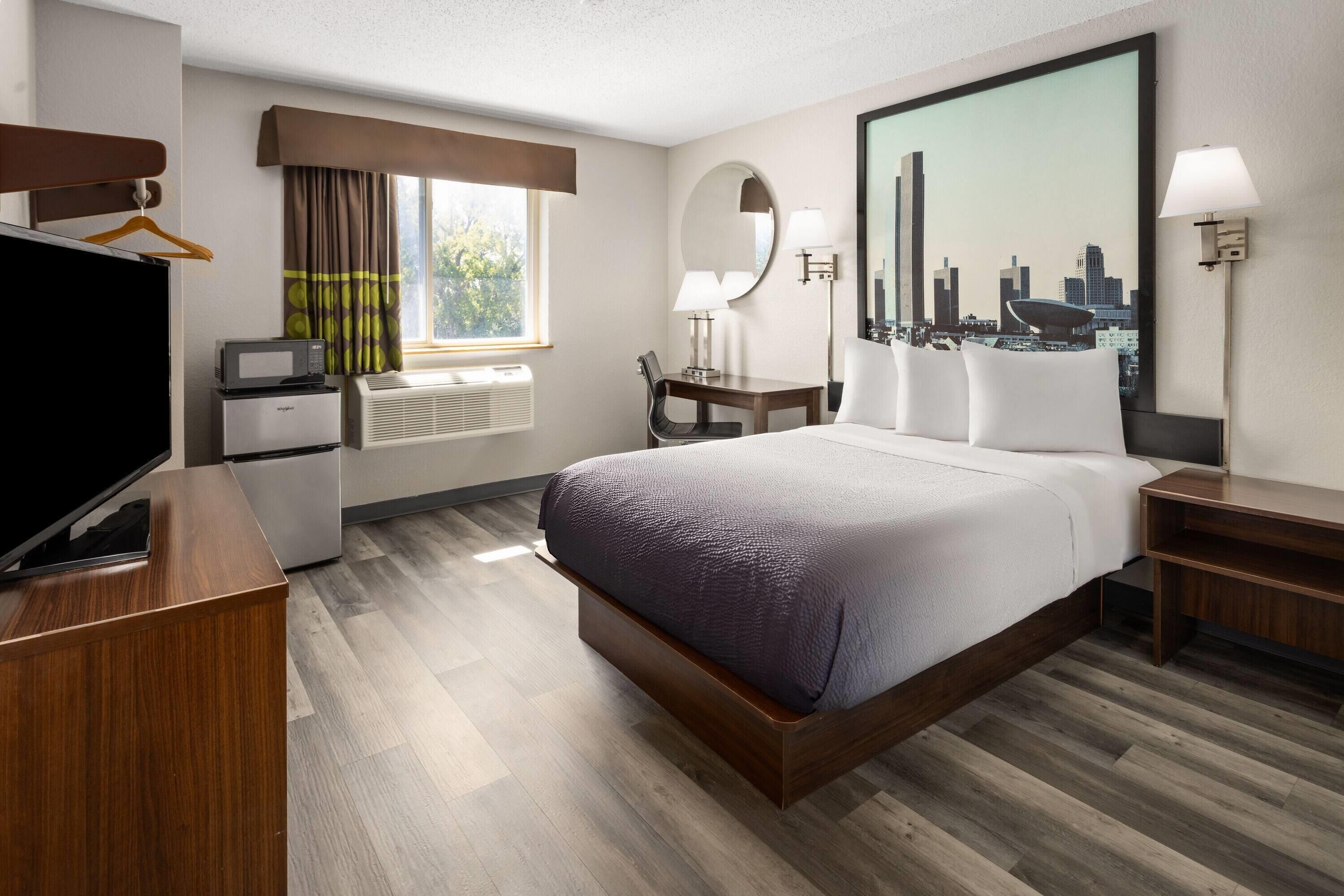 Standard Room, 1 Double Bed, Non Smoking | Pillow-top beds, desk, laptop workspace, blackout curtains