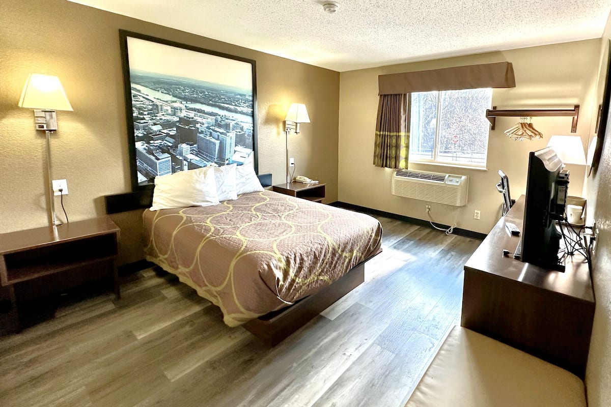 Habitación estándar, 1 cama matrimonial, para no fumadores | Camas con pillow-top, escritorio y espacio para trabajar con laptop