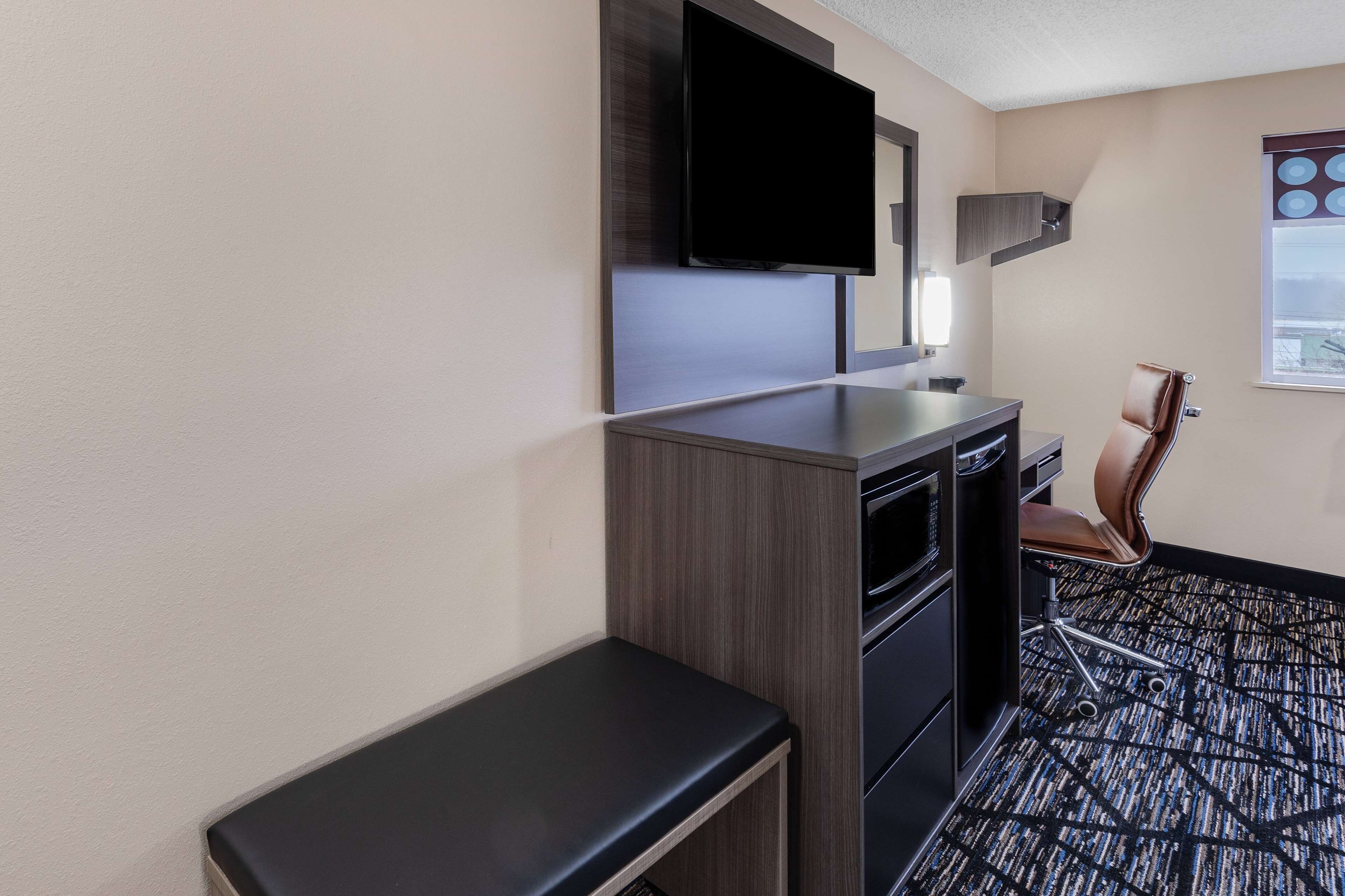 Habitación, 2 camas matrimoniales, para no fumadores | Escritorio, cortinas blackout, wifi gratis y ropa de cama 