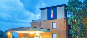 Super 8 by Wyndham Plattsburgh