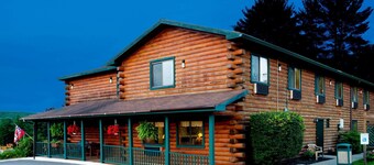 Super 8 by Wyndham Lake George/Warrensburg Area