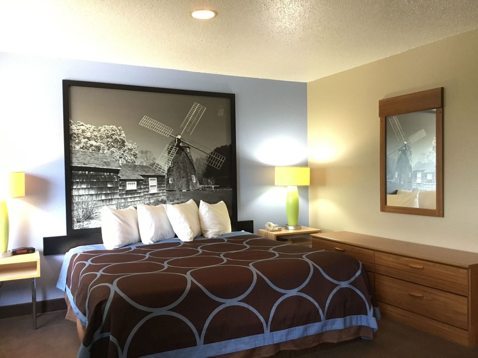 Desk, iron/ironing board, free cots/infant beds, free rollaway beds