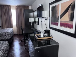 Standard Double Room | Iron/ironing board, free WiFi, bed sheets, alarm clocks - AmeriVu Inn (Park Falls)