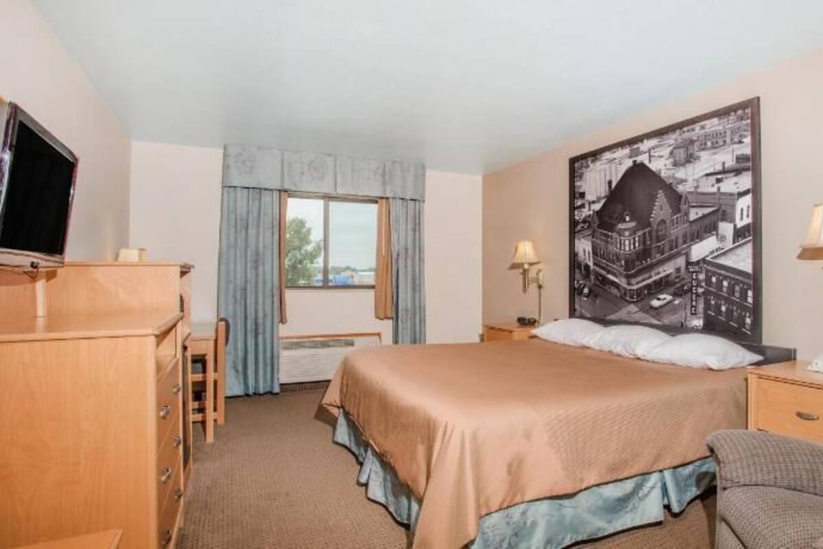 In-room safe, individually decorated, individually furnished, desk