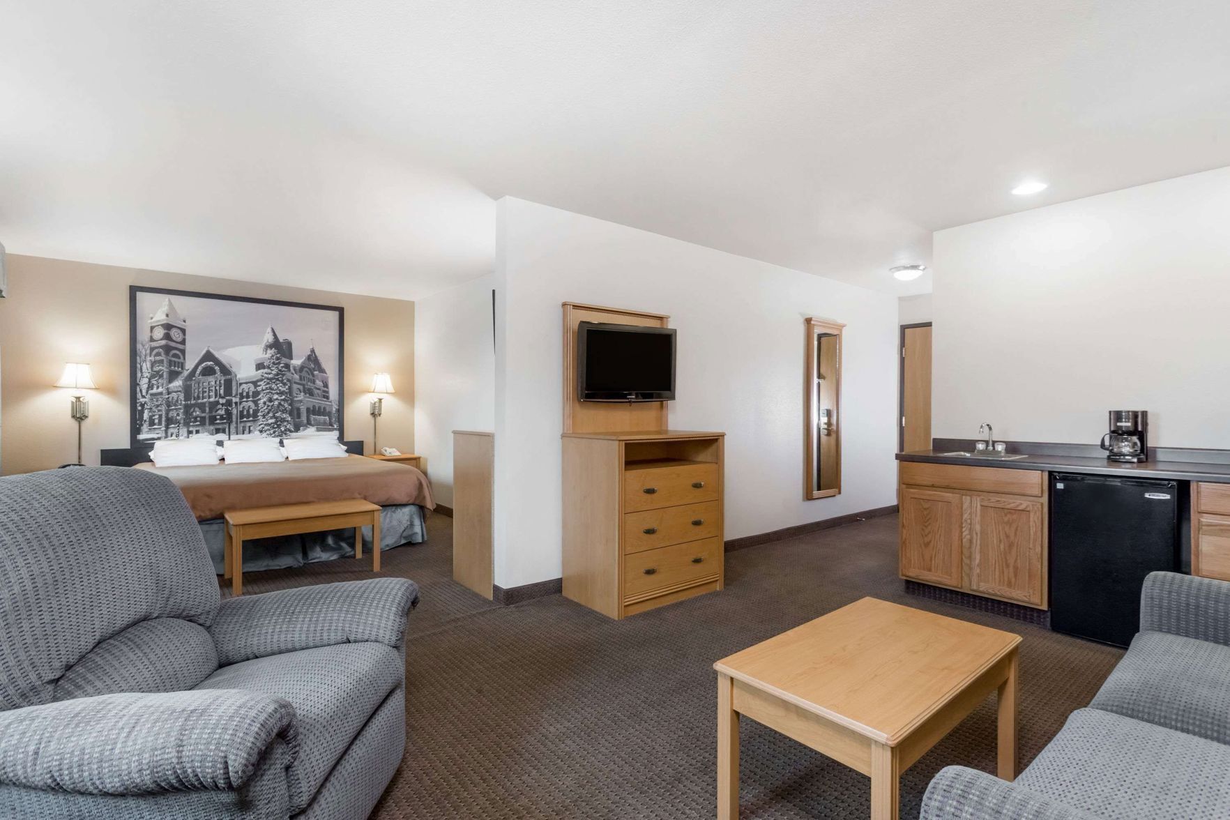 In-room safe, individually decorated, individually furnished, desk