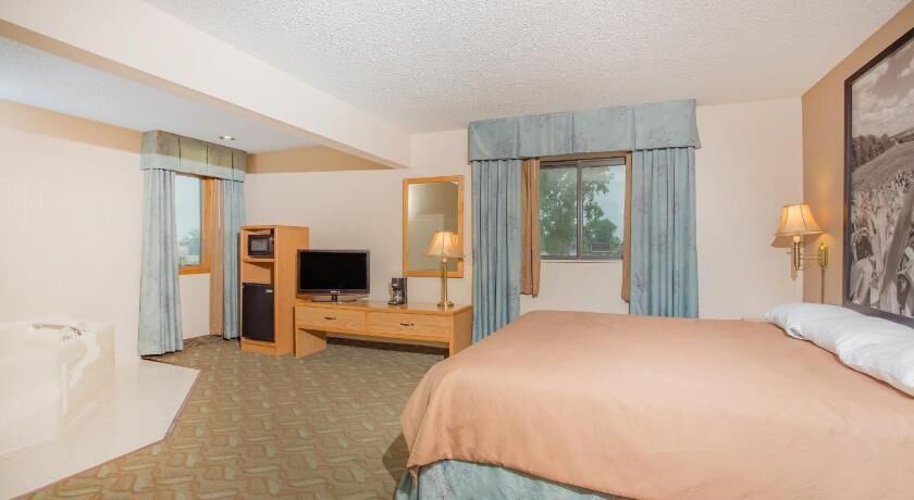 In-room safe, individually decorated, individually furnished, desk