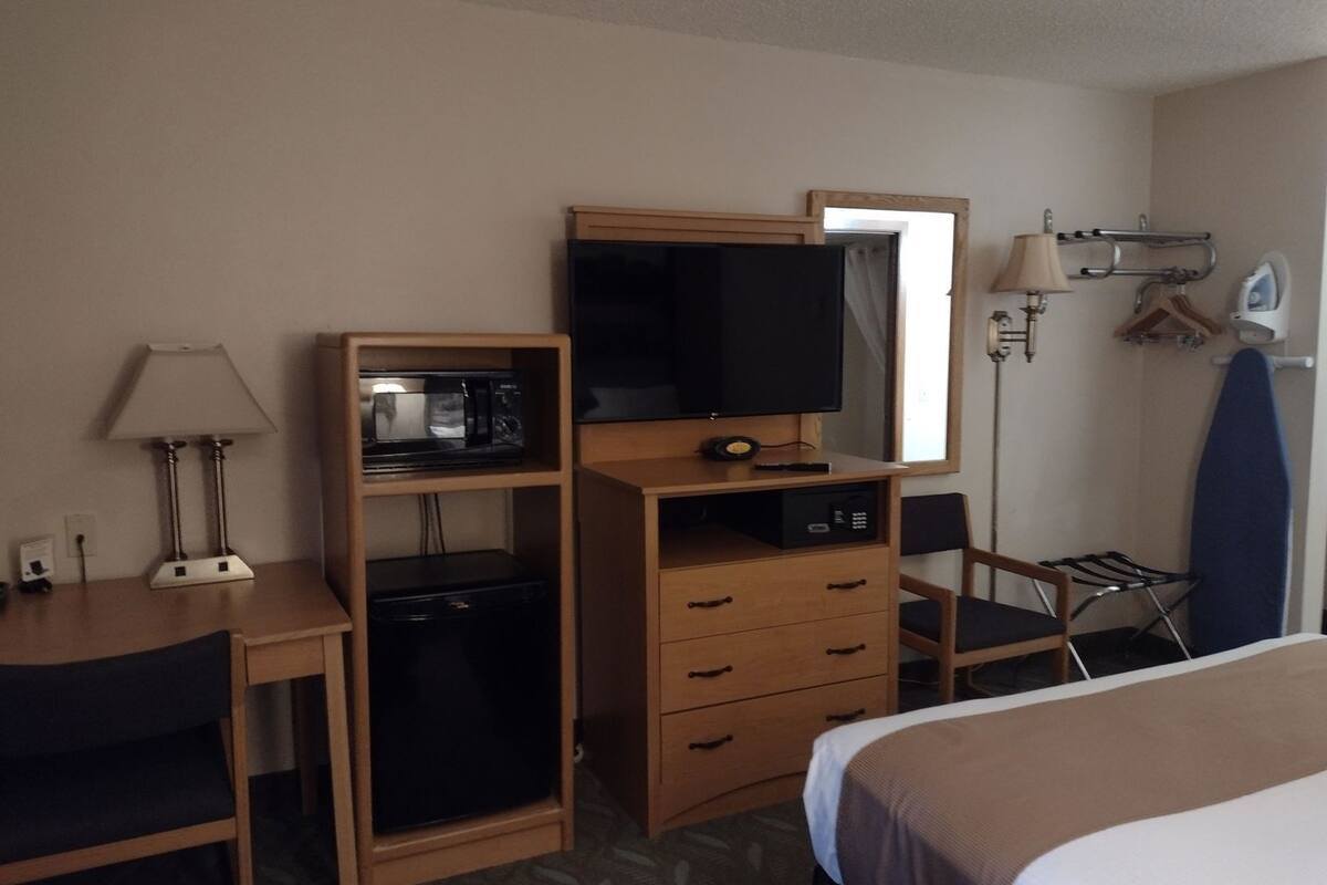 In-room safe, individually decorated, individually furnished, desk