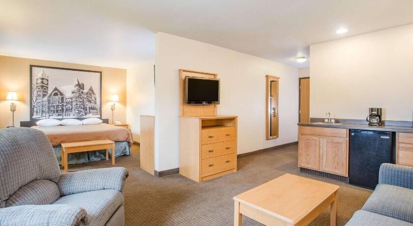 In-room safe, individually decorated, individually furnished, desk