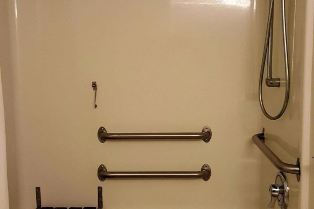 Vòi sen/bồn tắm kết hợp, bồn tắm ngâm, khăn tắm 