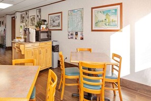 Free daily on-the-go breakfast  - Super 8 by Wyndham Superior WI (Superior)