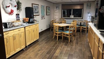 Free daily on-the-go breakfast