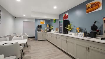 Petit déjeuner à emporter compris tous les jours