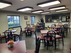 Free daily continental breakfast 