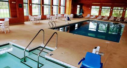 River Hill Inn & Suites