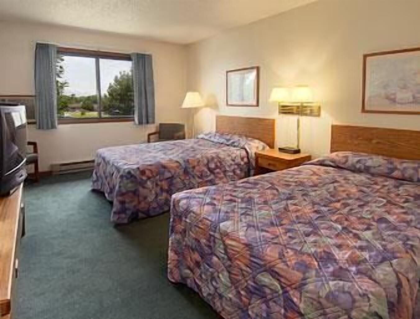 Premium bedding, desk, laptop workspace, free WiFi