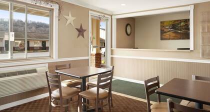 Super 8 by Wyndham Mifflinville Near Bloomsburg