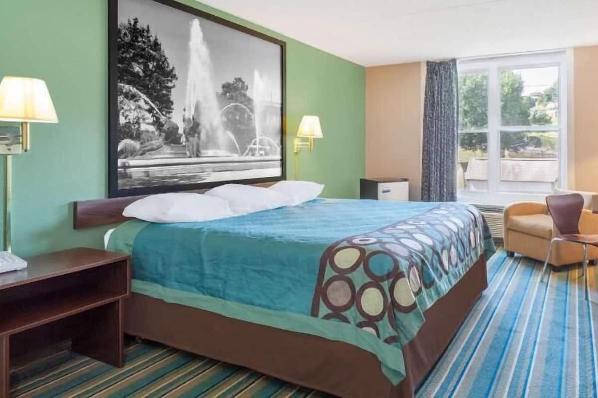 Desk, iron/ironing board, free cribs/infant beds, free WiFi