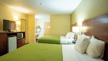 Escritorio, cortinas blackout, wifi gratis y ropa de cama
